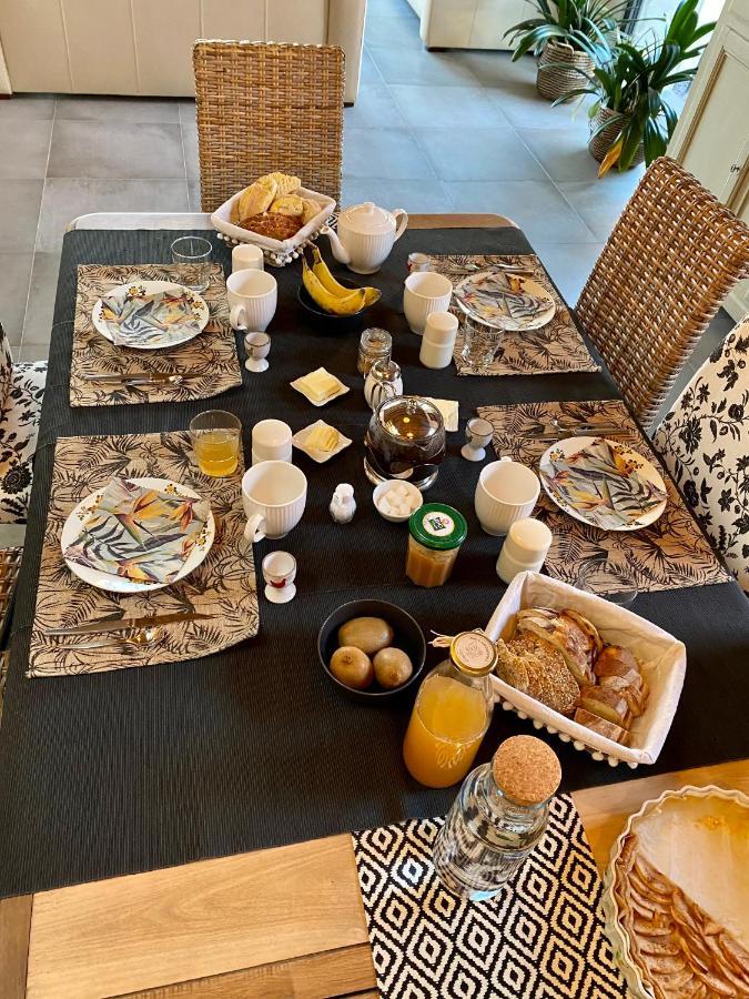Aux 2 Girouettes Bed & Breakfast Merville  ภายนอก รูปภาพ